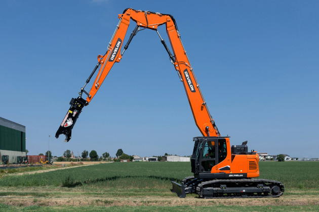 Keičiamas DOOSAN statybinės technikos prekinis ženklas