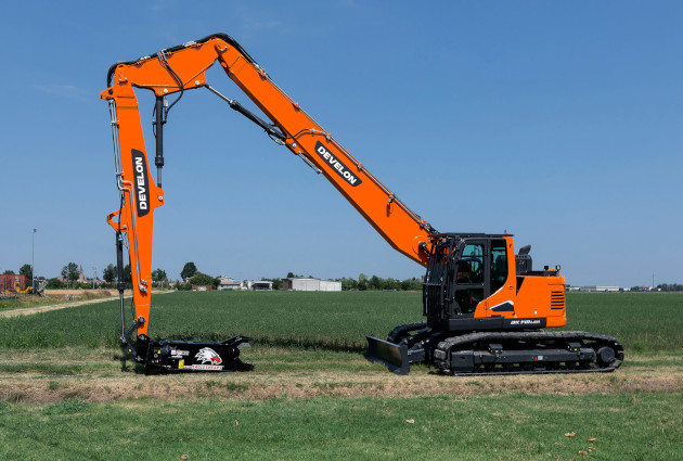 DEVELON pristato naują griovimo ekskavatorių DX140RDM-7