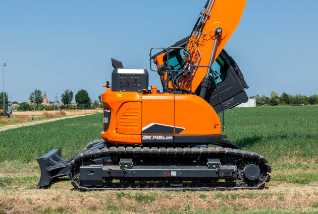 DEVELON pristato naują griovimo ekskavatorių DX140RDM-7