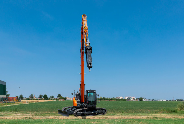 DEVELON pristato naują griovimo ekskavatorių DX140RDM-7