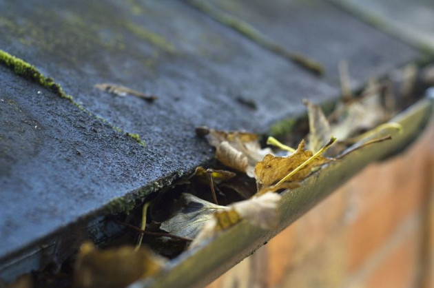 9 žingsniai siekiant apsaugoti jūsų stogą nuo audrų, lietaus, vėjo, ledo ir sniego