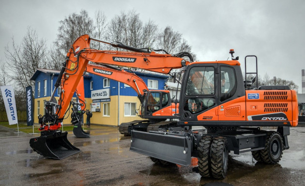 Doosan nedidelė, bet galinga specializuota statybinė technika 