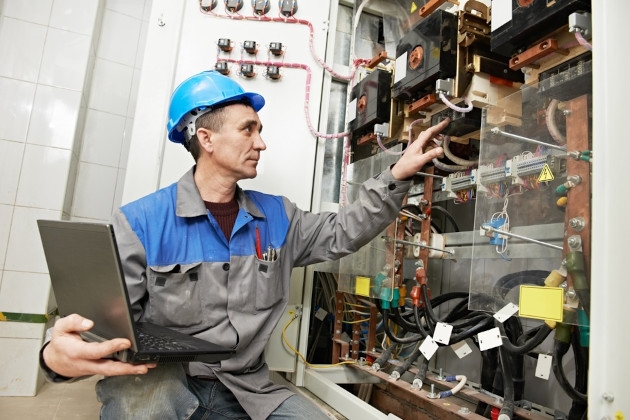 Kada reikia kreiptis į elektriką?