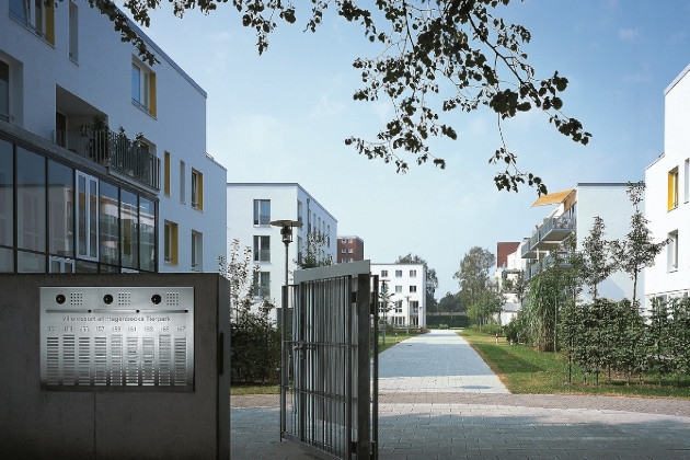 15 metų daugiabučių renovacijos: sienos šiltinamos, tačiau iki protingo namo dar toli