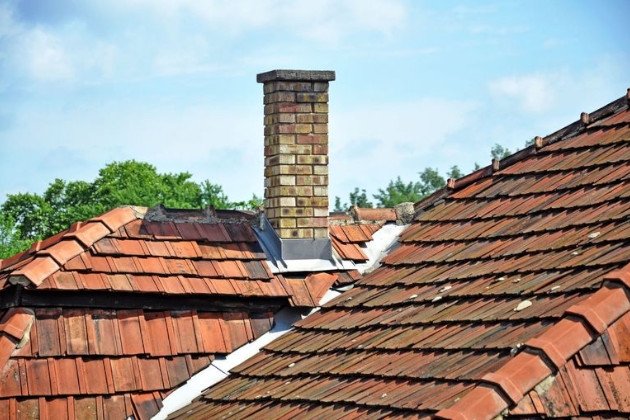 9 žingsniai siekiant apsaugoti jūsų stogą nuo audrų, lietaus, vėjo, ledo ir sniego
