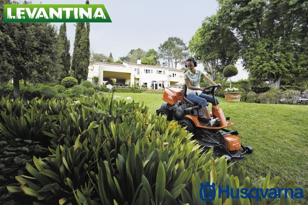 Sodo traktoriukai Husqvarna - universalumas visus metus